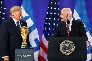 电讯报：主导FIFA股份出售的摩根大通高管，与爱泼斯坦联系紧密